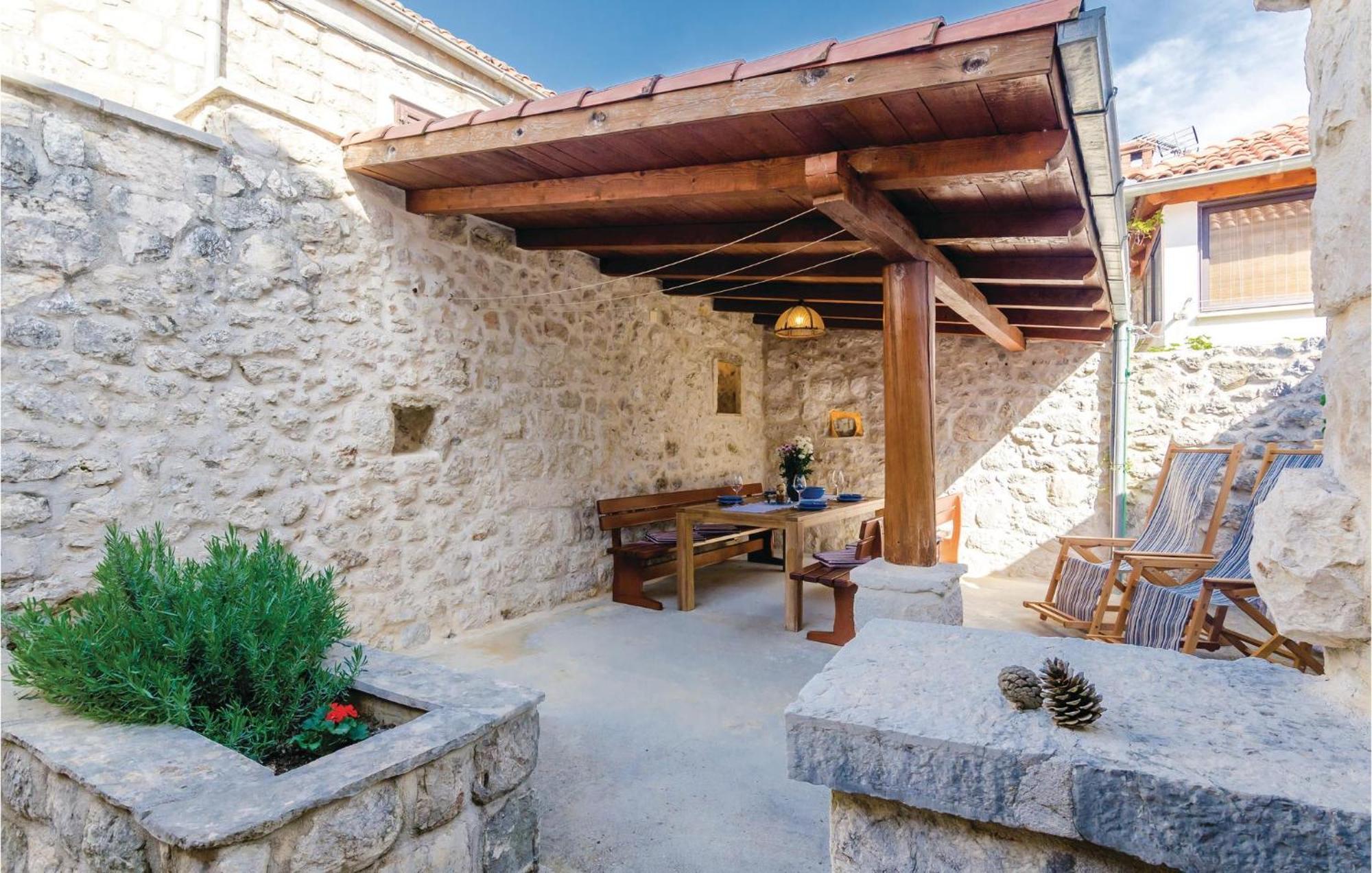 Cozy Home In Slano With Wifi Exterior foto