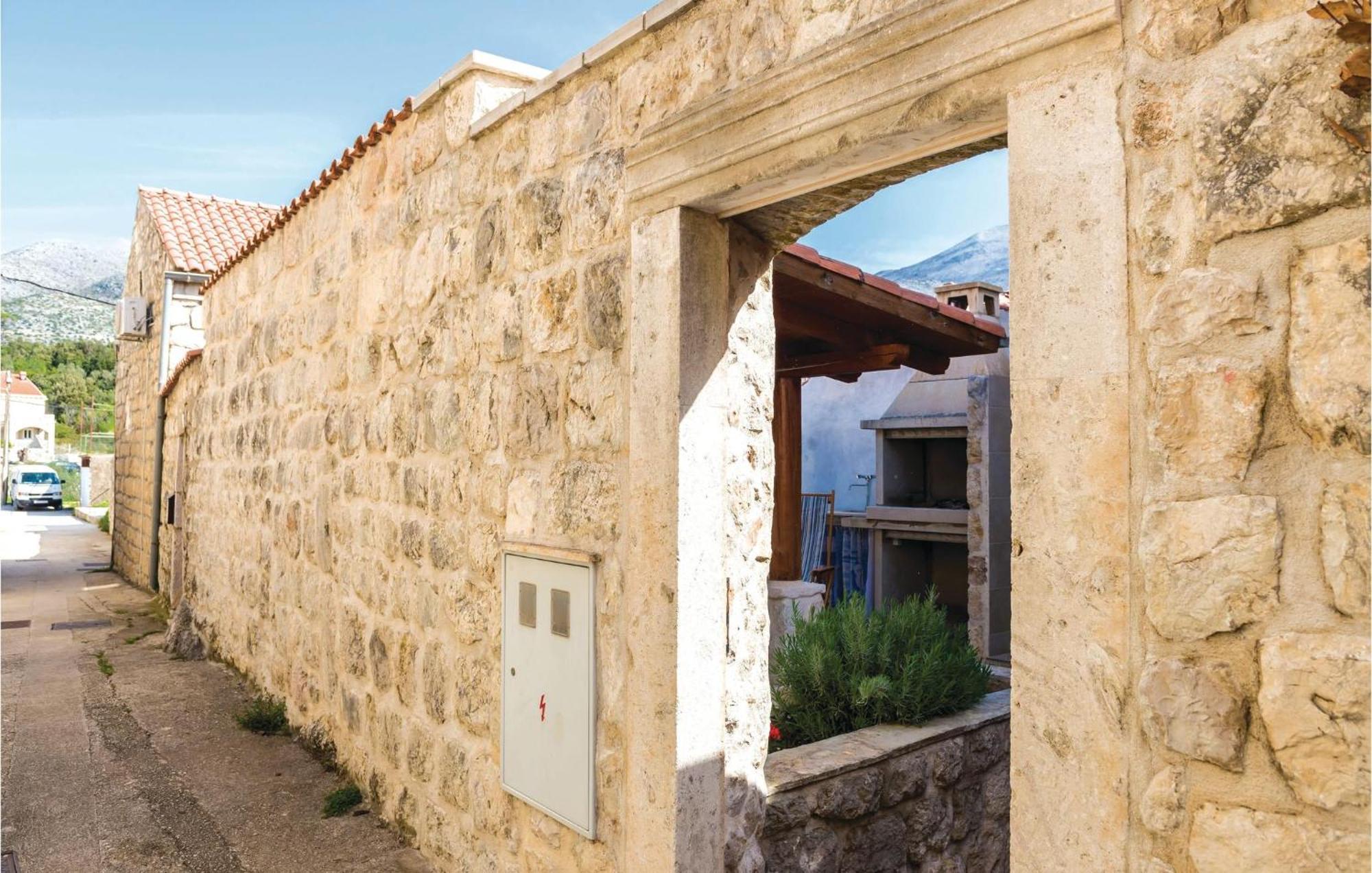 Cozy Home In Slano With Wifi Exterior foto